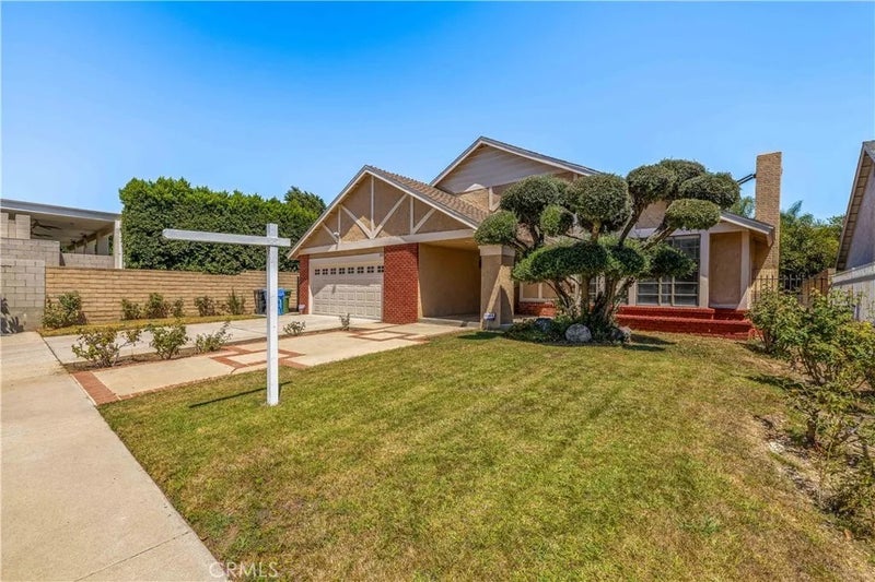 8824 Sari Avenue