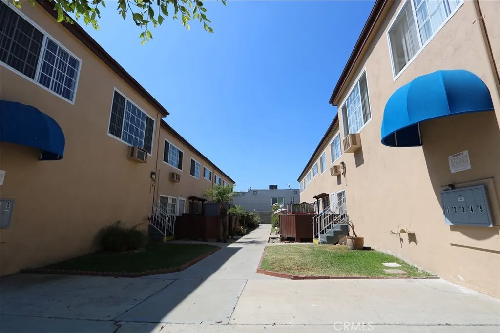 2341 Walnut