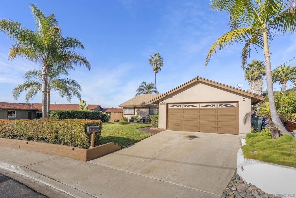 Photo of 1007 Genie Ln, Cardiff By The Sea, CA 92007 (MLS # 250044964)