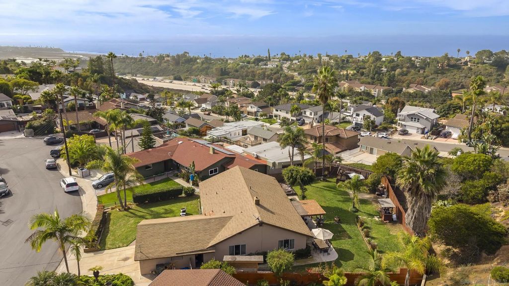 Photo of 1007 Genie Ln, Cardiff By The Sea, CA 92007 (MLS # 250044964)