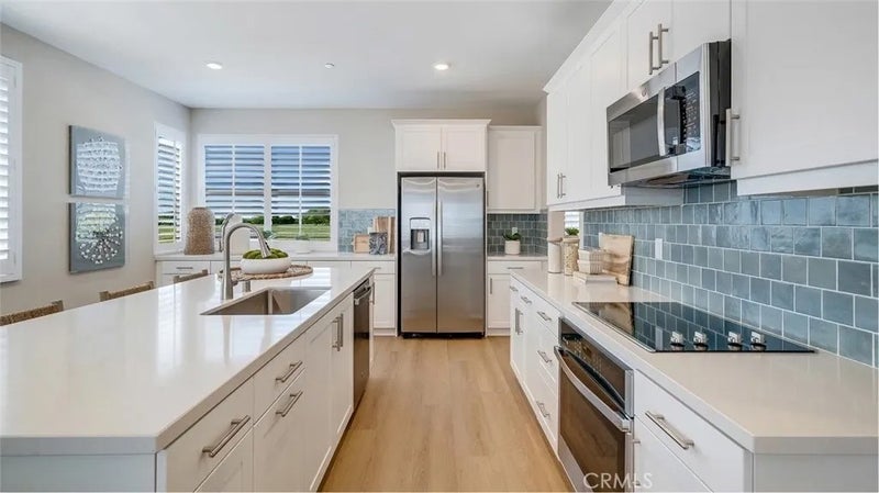 2637 E Lincoln Paseo