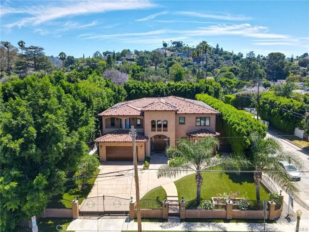 Photo of 15060 Greenleaf, Sherman Oaks, CA 91403 (MLS # SR26001082)