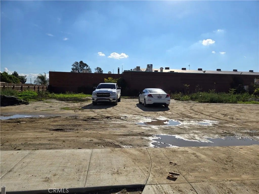 Photo of 736 E Holt Blvd, Ontario, CA 91761 (MLS # PW26006142)