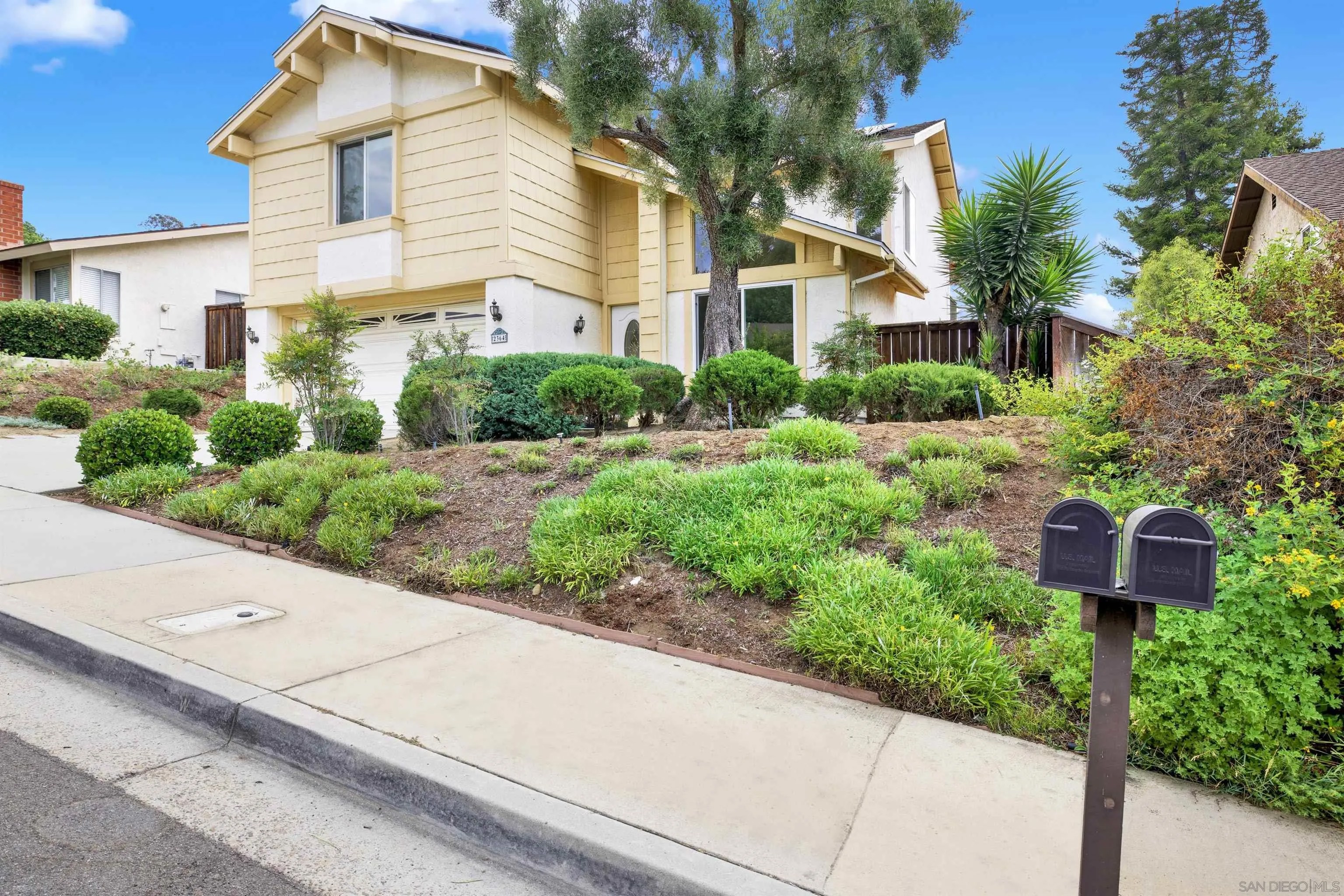 2364 Oakridge Pl