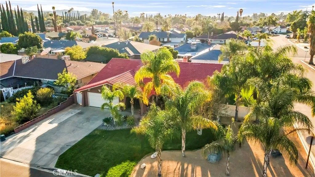 Photo of 25907 New Chicago Ave, Hemet, CA 92544 (MLS # SW26059586)