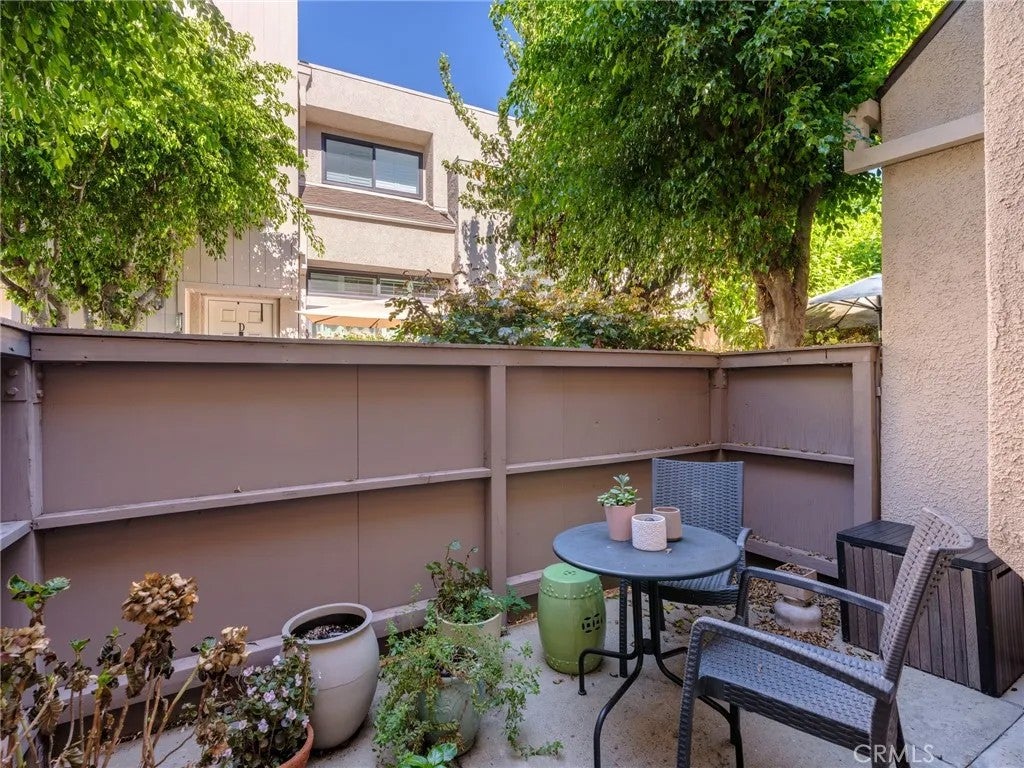 15223 Magnolia Boulevard B