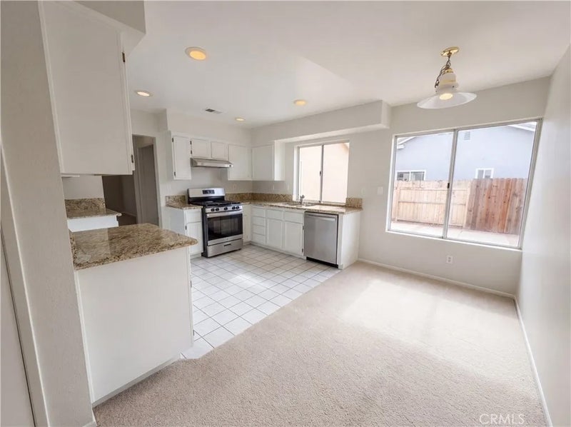 2565 W Fairview Drive