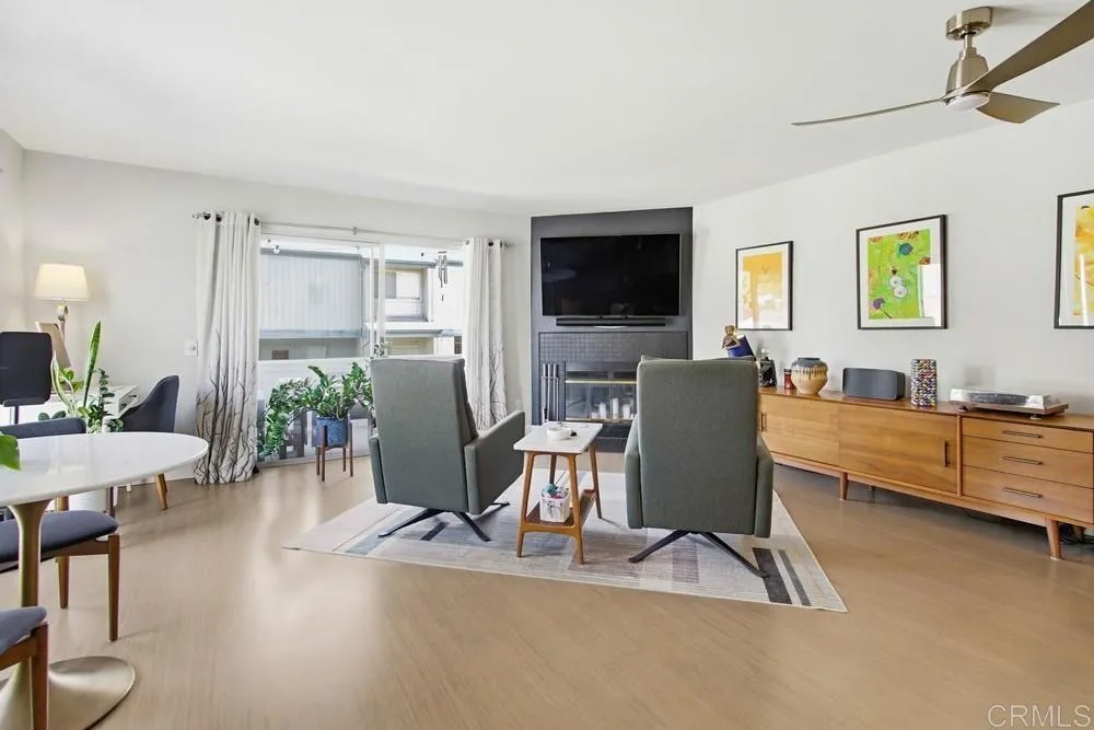 3350 Cherokee Avenue 25