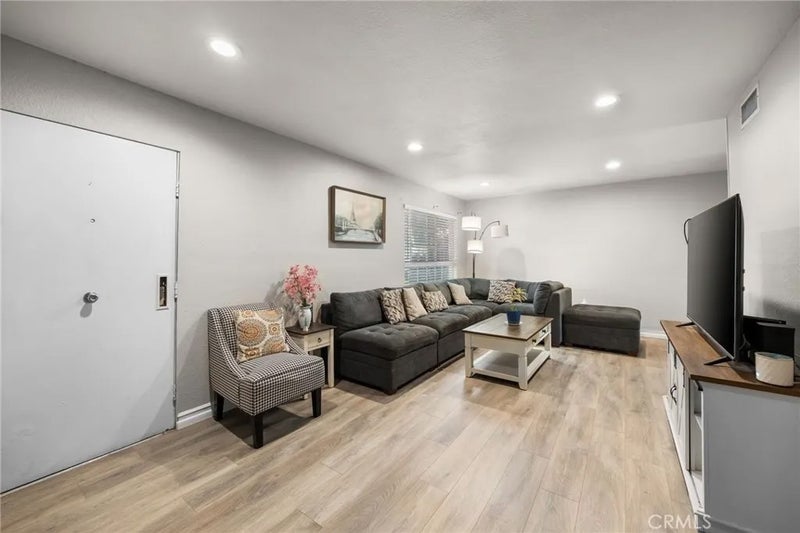 1800 W Gramercy 14