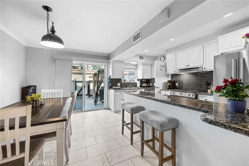 1800 W Gramercy 14