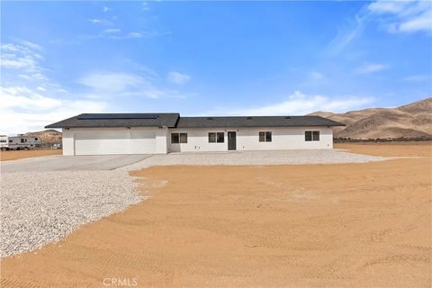 Photo of 11725 Lagartijo Drive, Apple Valley, CA 92308 (MLS # OC25245881)
