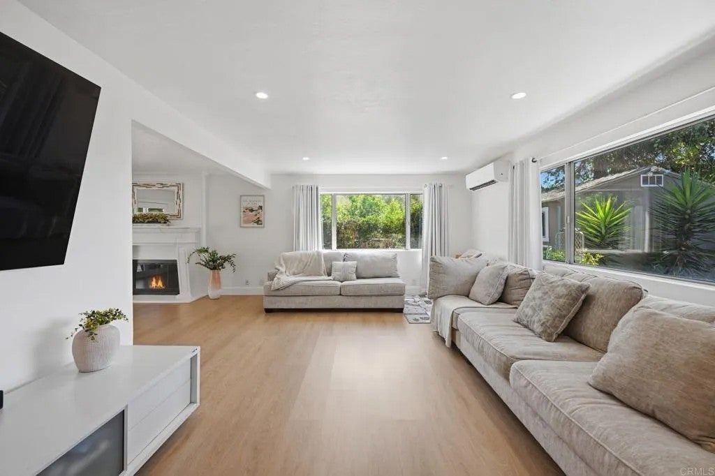 5625 Lake Vista Drive