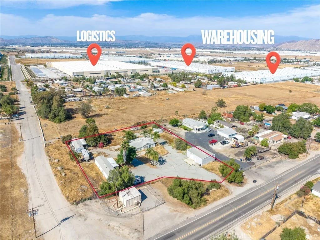 Photo of 18420 Decker Rd, Perris, CA 92570 (MLS # IV26087204)