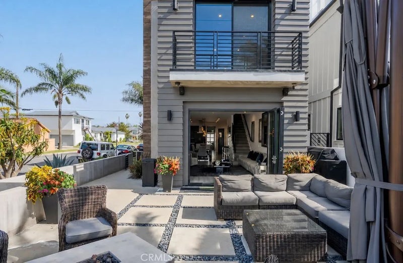 1022 Huntington