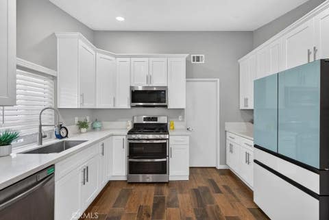 Photo of 39747 Old Carriage RD, Murrieta, CA 92563 (MLS # SW26158594)