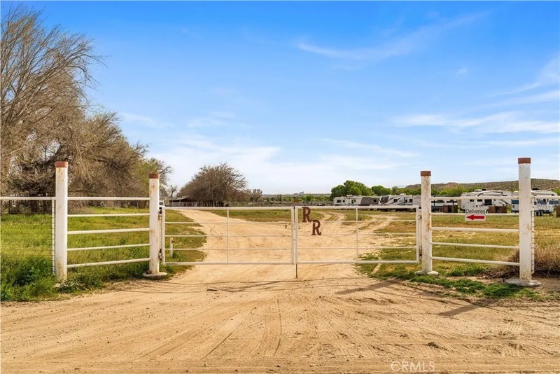 14433 Roy Rogers Ranch