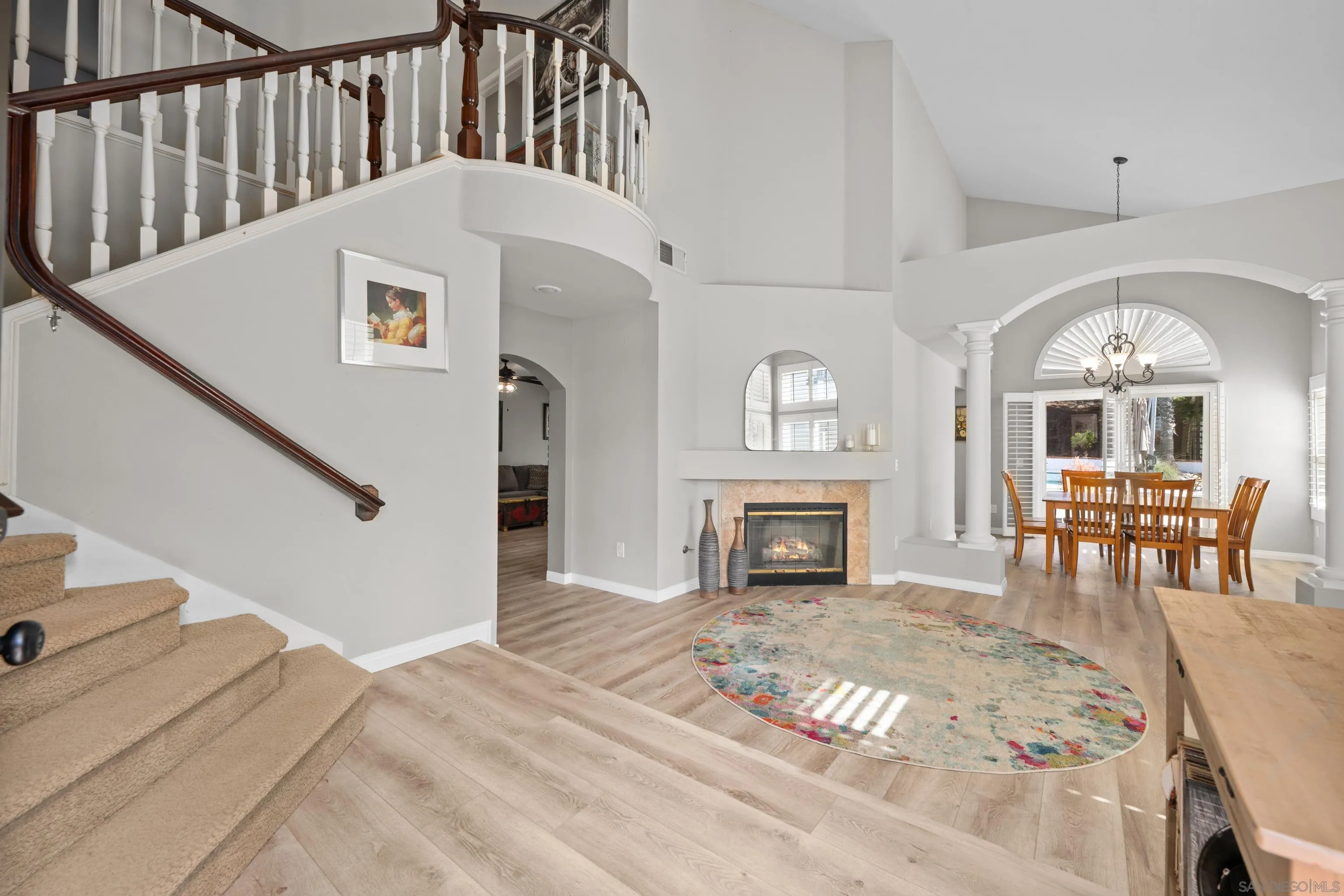 1572 Roma Dr