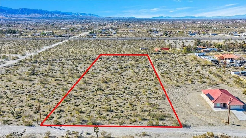 Photo of 11786 Buckwheat, Pinon Hills, CA 92372 (MLS # CV26013468)