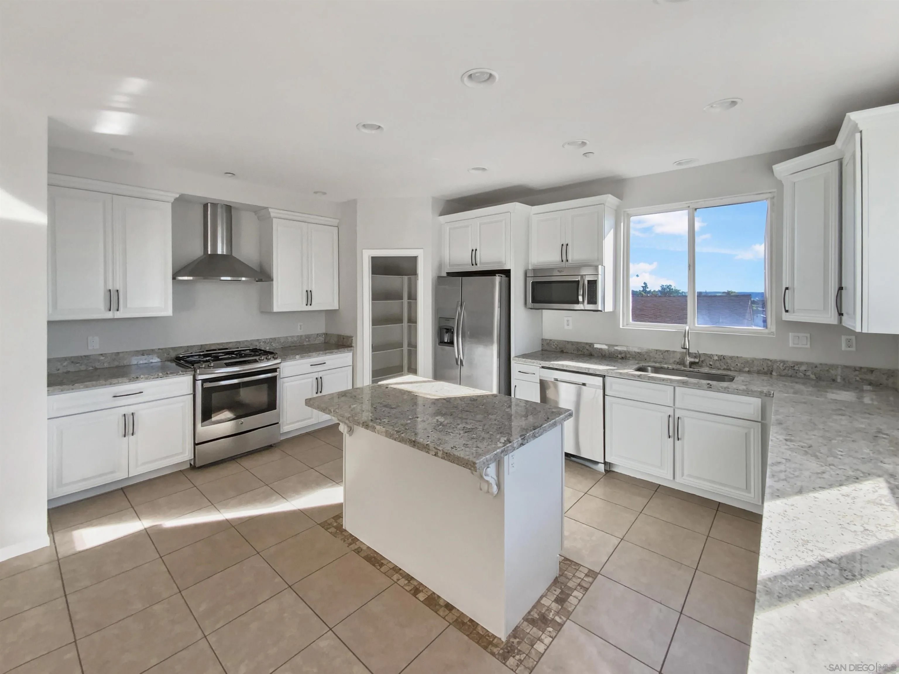 1504 San Bernardino Ave