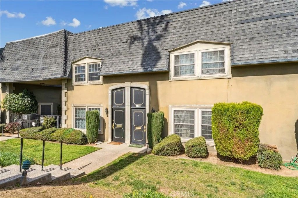 Photo of 135 E Cypress Avenue, Redlands, CA 92373 (MLS # CV26041802)