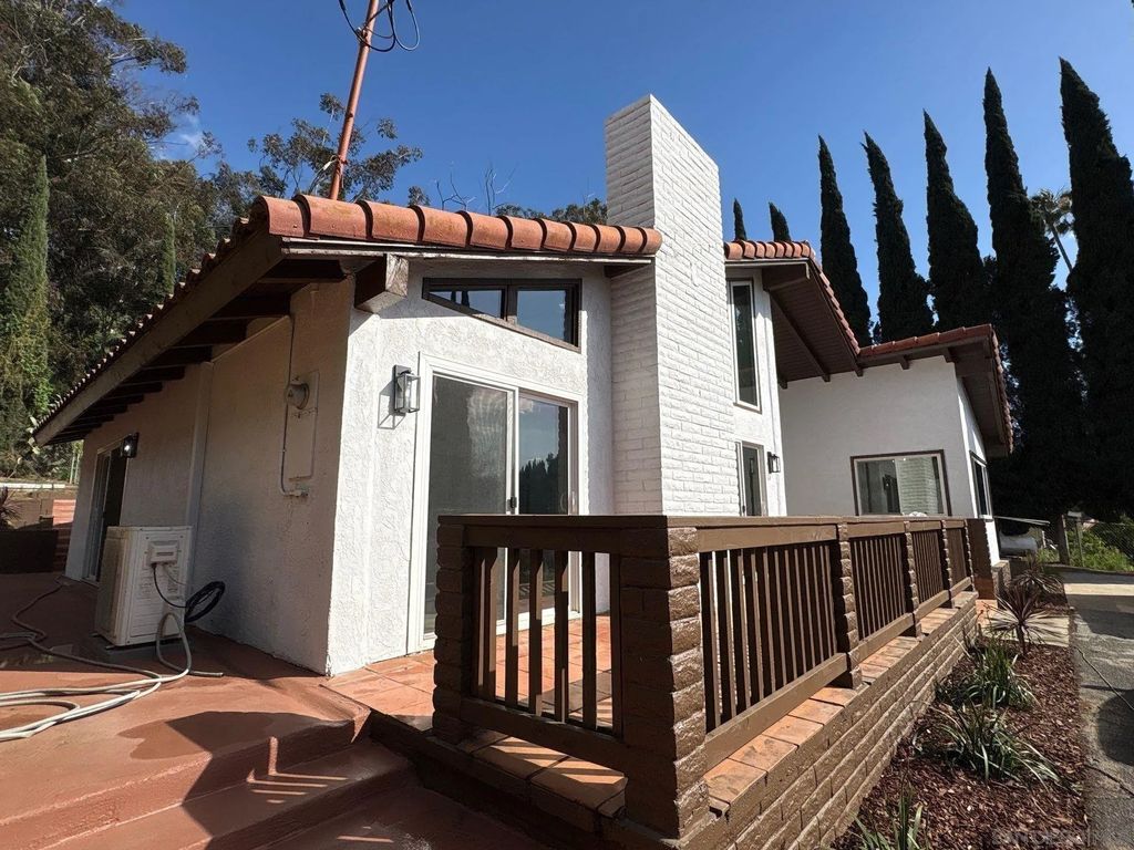 Photo of 1172 North Ave, Escondido, CA 92026 (MLS # 260005559)