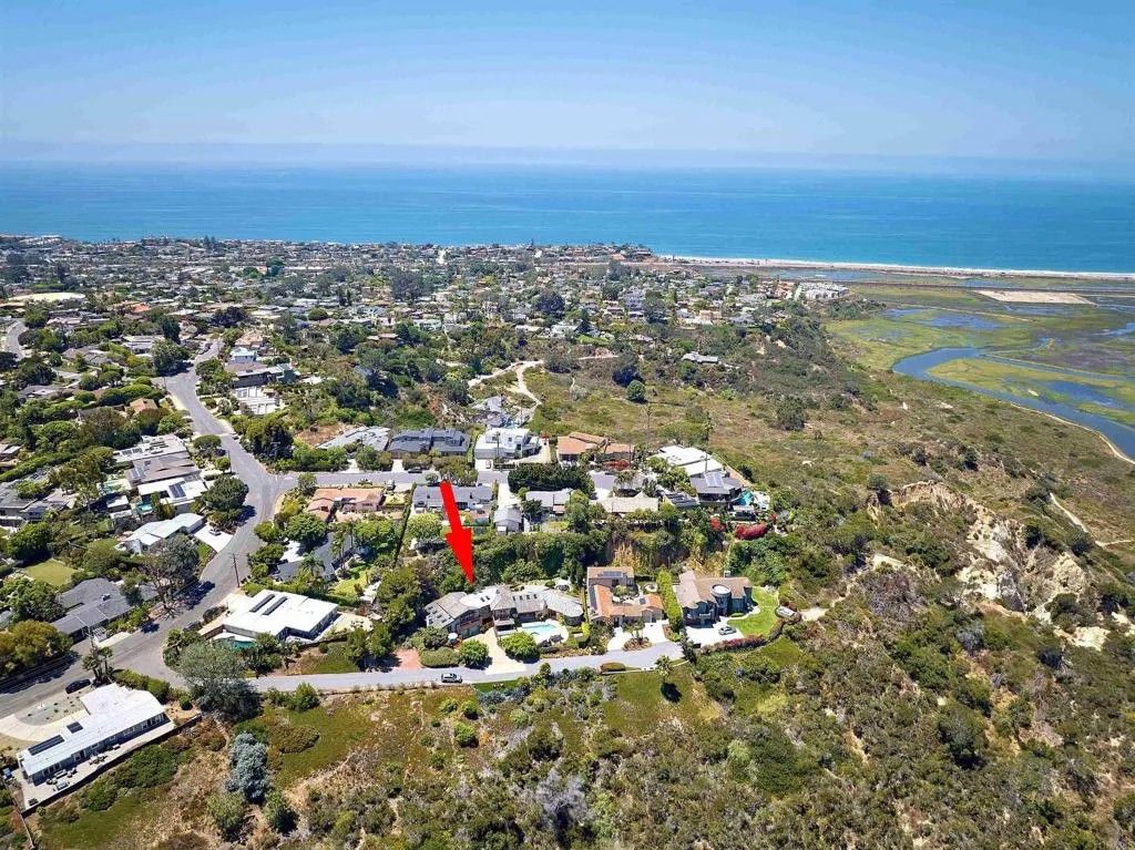 Photo of 622 Canyon Dr, Solana Beach, CA 92075 (MLS # NDP2510947)