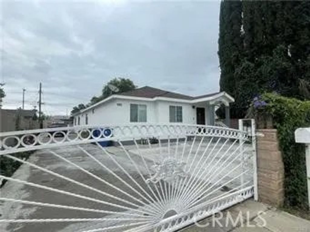 Photo of 22029 Covello, Canoga Park, CA 91303 (MLS # SR25281054)