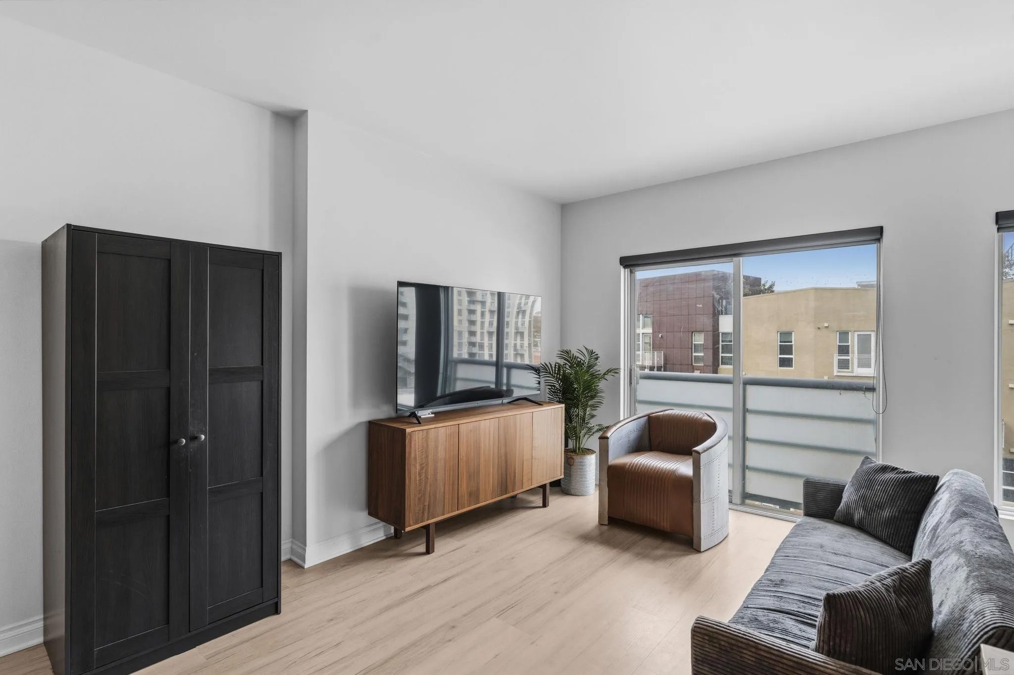 550 15th St 703