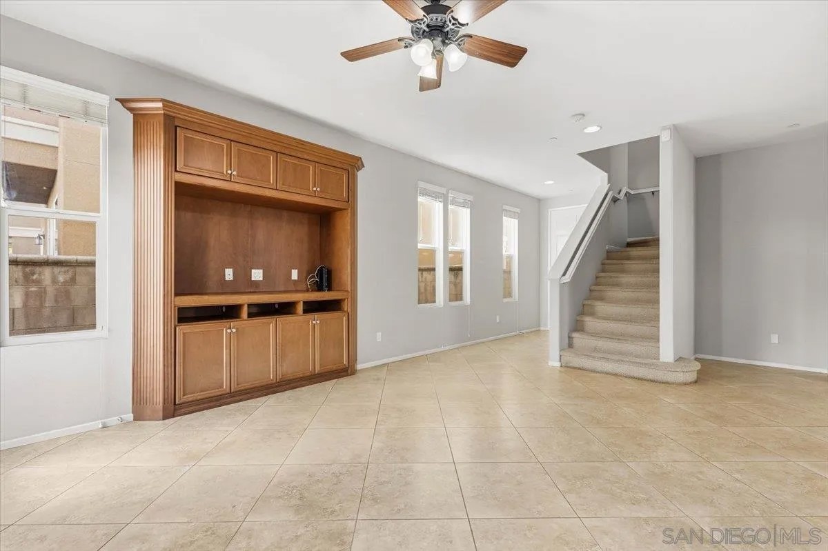 10034 Leavesly Trail