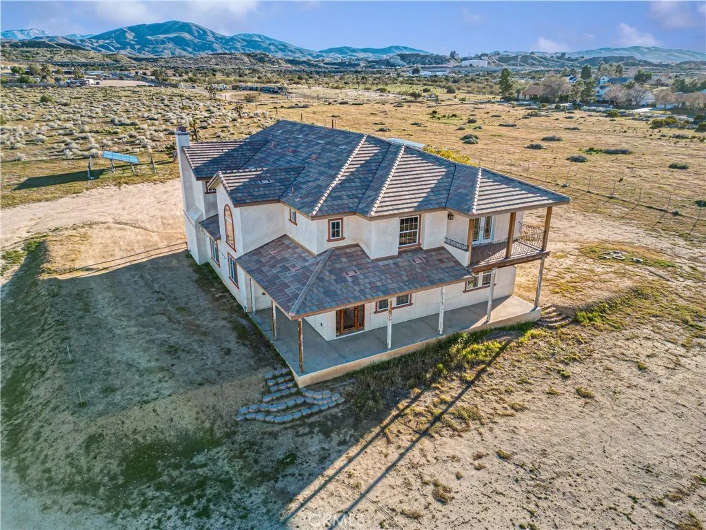 5040 E Avenue T8
