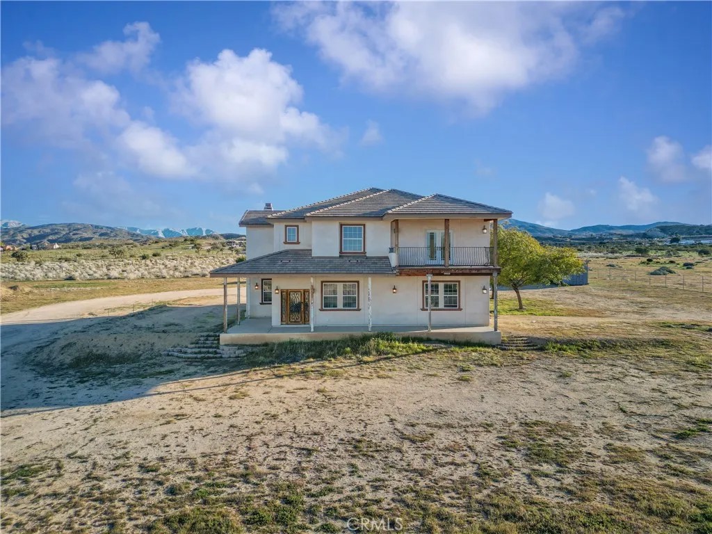 5040 E Avenue T8