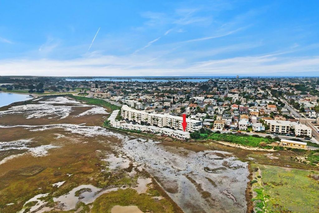 Photo of 4013 Crown Point Dr #2, San Diego, CA 92109 (MLS # 260002033)