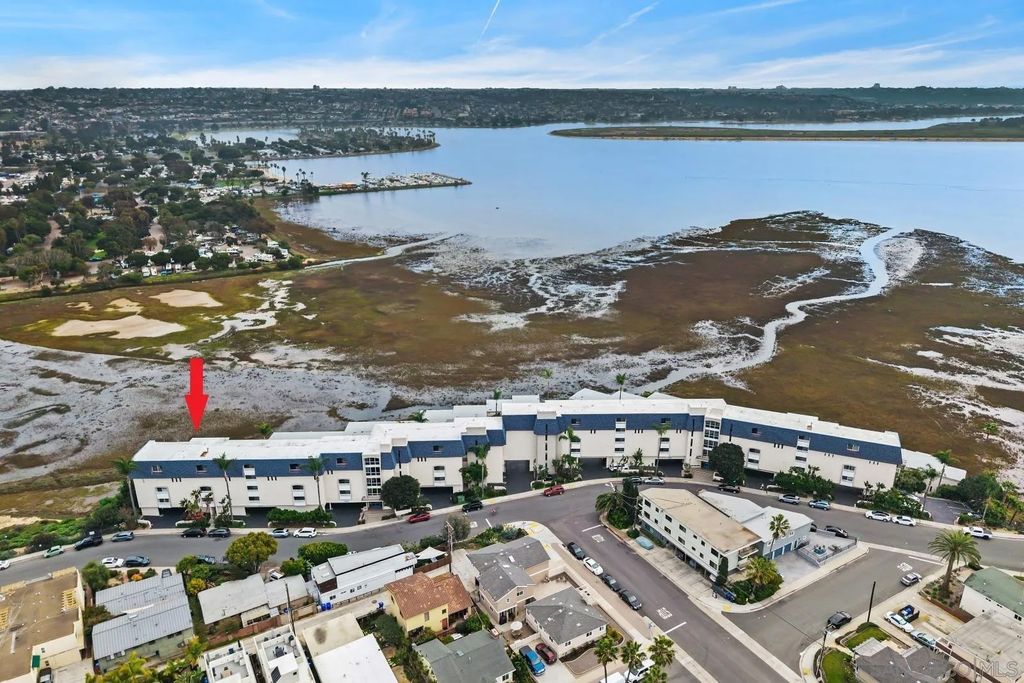 Photo of 4013 Crown Point Dr #2, San Diego, CA 92109 (MLS # 260002033)