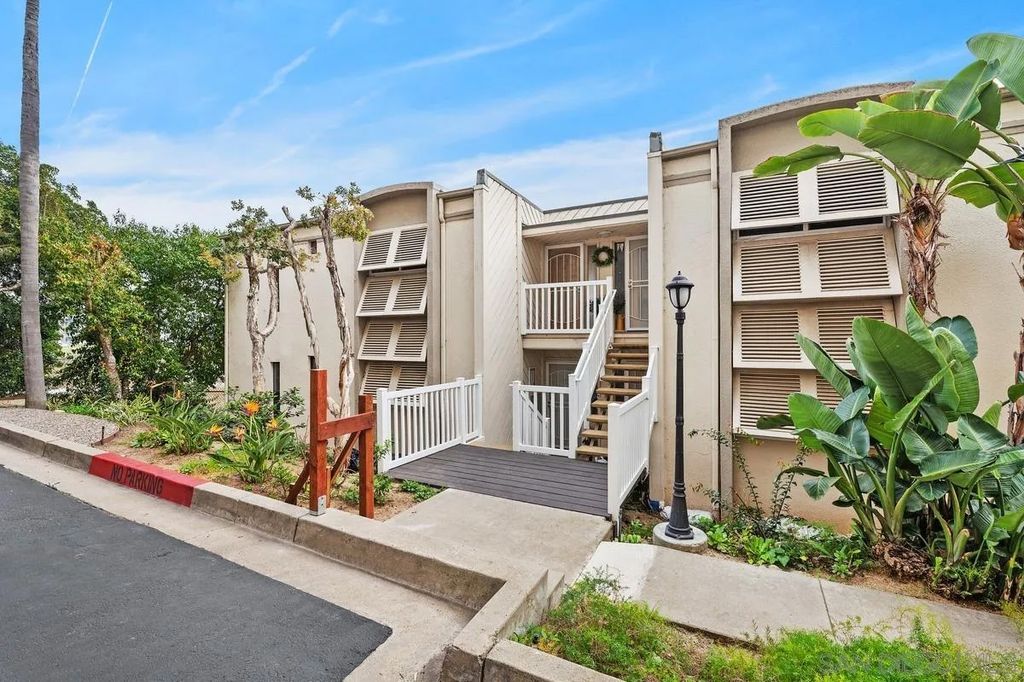 Photo of 4013 Crown Point Dr #2, San Diego, CA 92109 (MLS # 260002033)