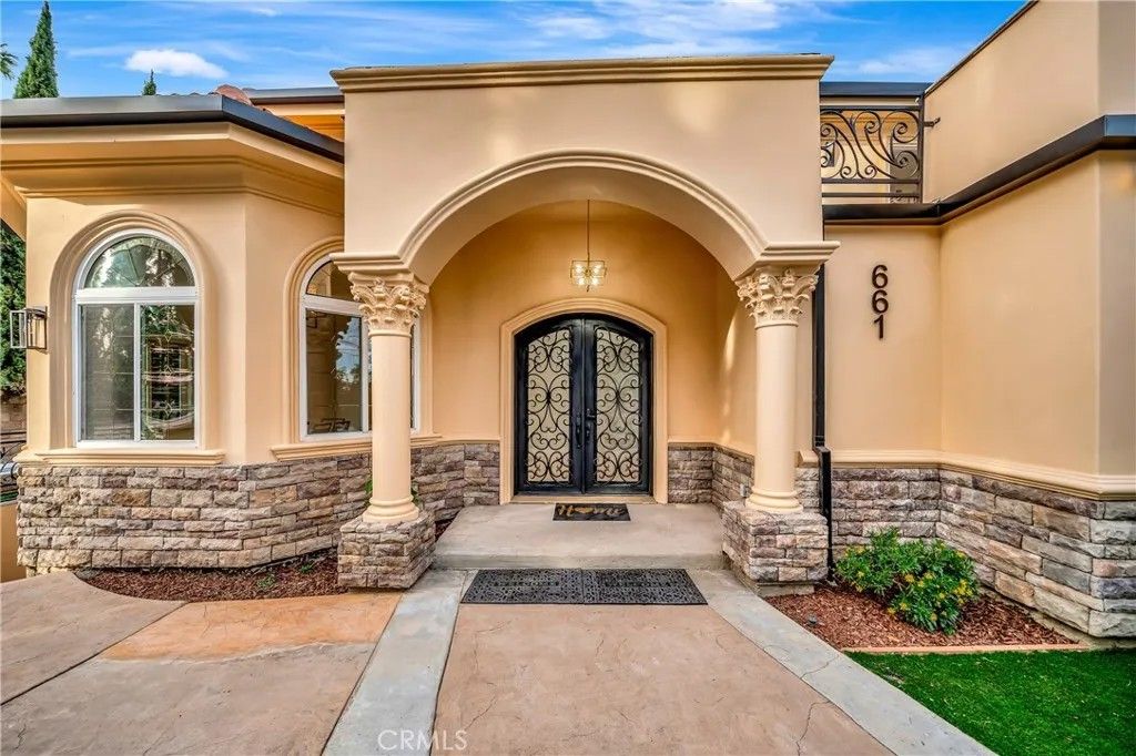 Photo of 661 W Lemon Avenue, Arcadia, CA 91007 (MLS # SR26038451)