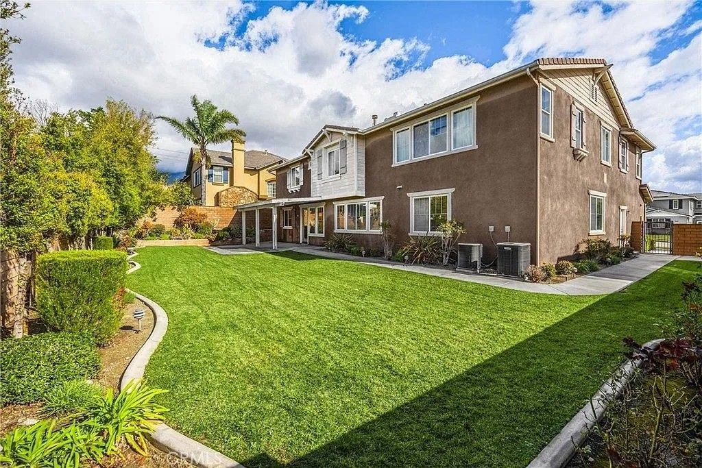 Photo of 5420 Duncaster Pl, Rancho Cucamonga, CA 91739 (MLS # TR26078070)