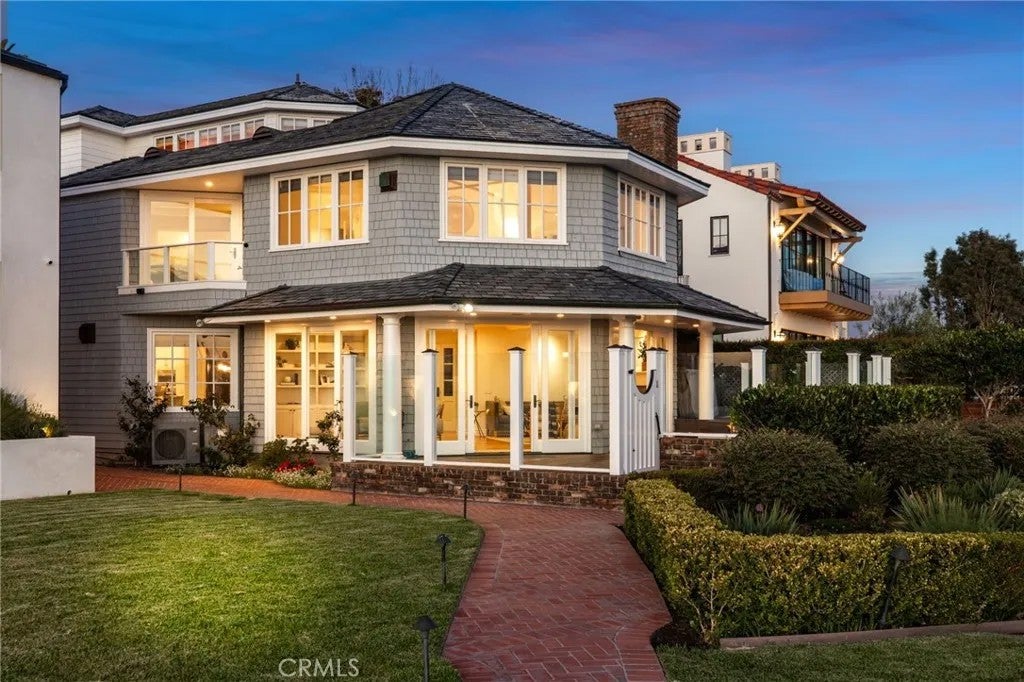 21 Bay Island
