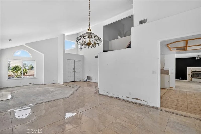 6910 Sycamore