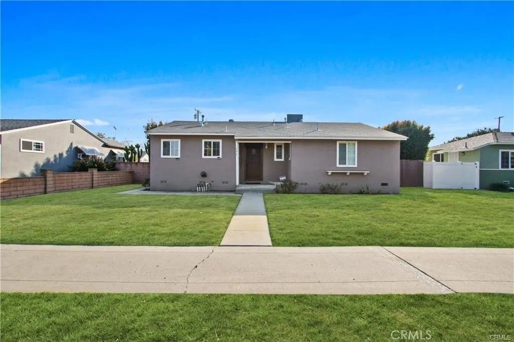 Photo of 742 W Orangethorpe Ave, Fullerton, CA 92832 (MLS # OC26091301)