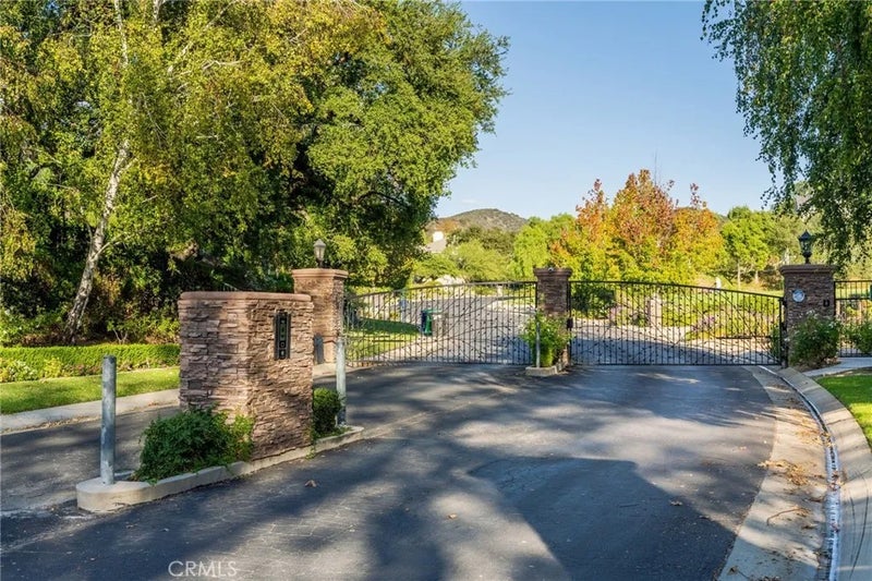 25558 Brassie Lane