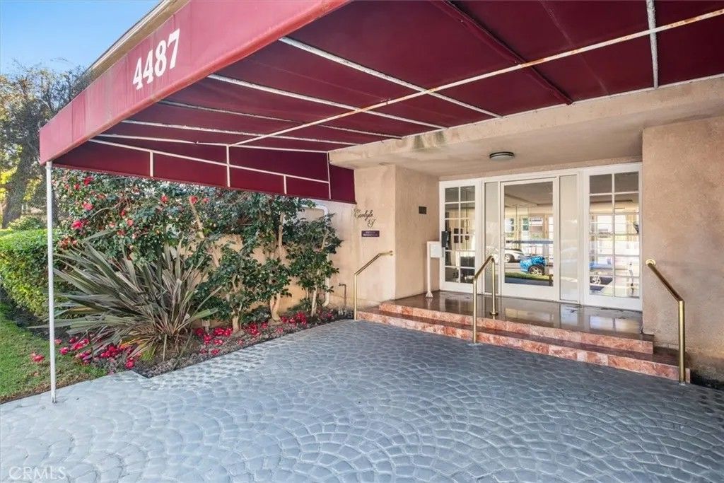 Photo of 4487 Colbath #101, Sherman Oaks, CA 91423 (MLS # SR26013232)