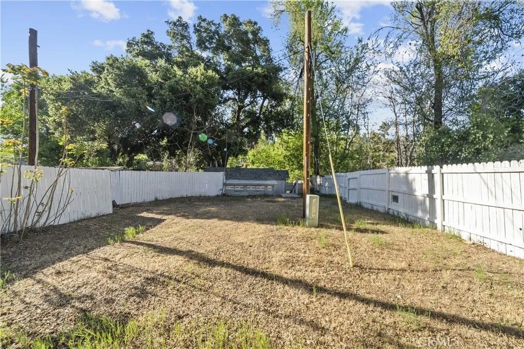 Photo of 13111 Sierra Hwy, Agua Dulce, CA 91390 (MLS # SR26075419)