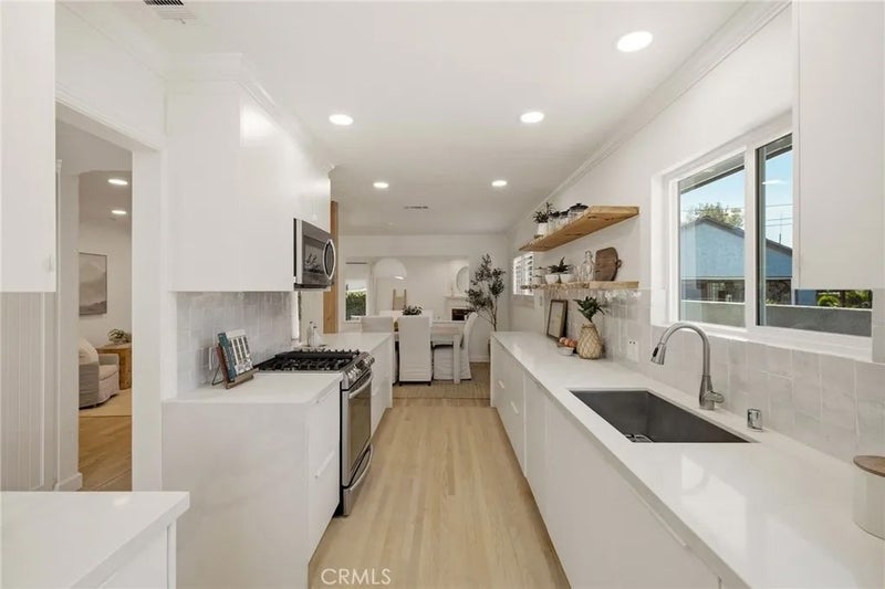 3706 W 157th Street