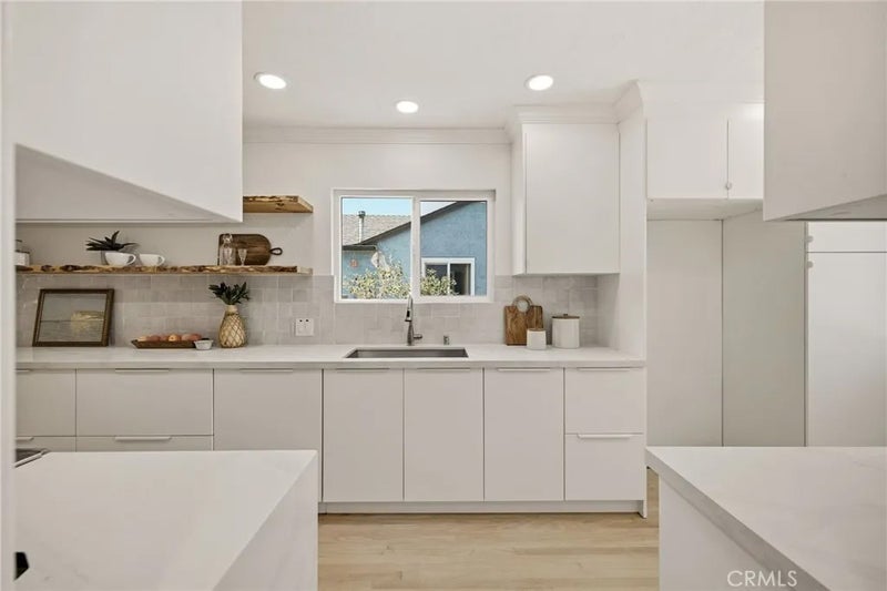 3706 W 157th Street