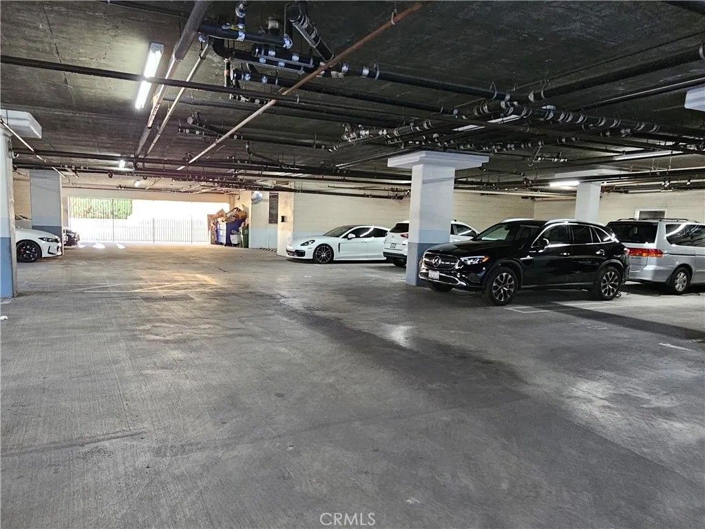 Photo of 214 S Alexandria Ave #203, Los Angeles, CA 90004 (MLS # AR25273398)