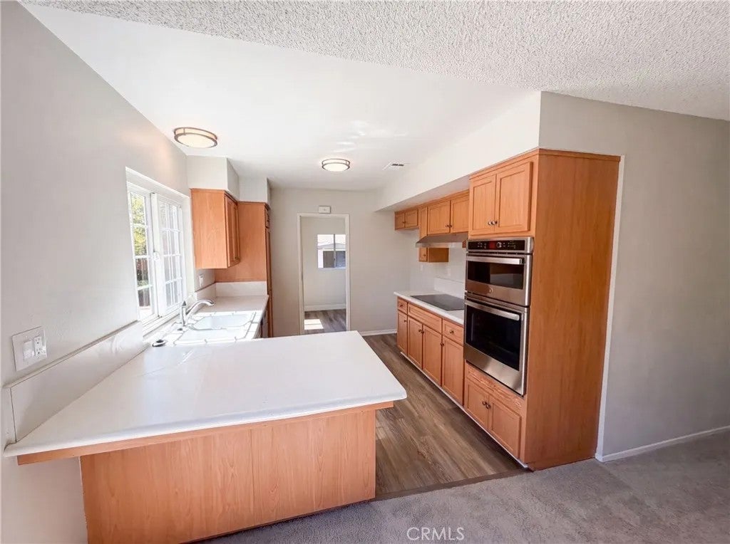 648 Brentwood