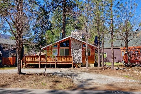 Photo of 6230 Penguin Ln, Wrightwood, CA 92397 (MLS # SW26060704)