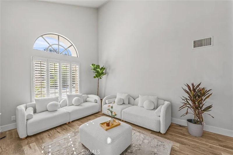 3080 Oakcreek