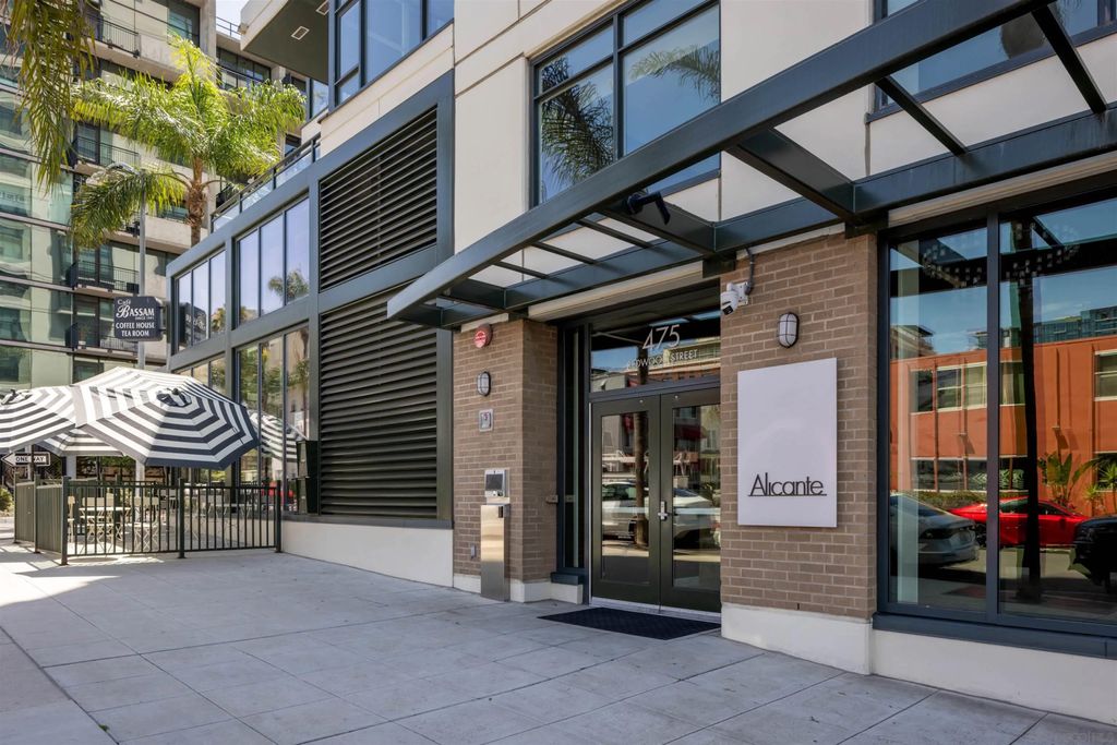 Photo of 475 Redwood St #302, San Diego, CA 92103 (MLS # 260010669)