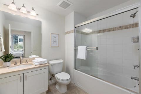 Tiny photo for 475 Redwood St #302, San Diego, CA 92103 (MLS # 260010669)